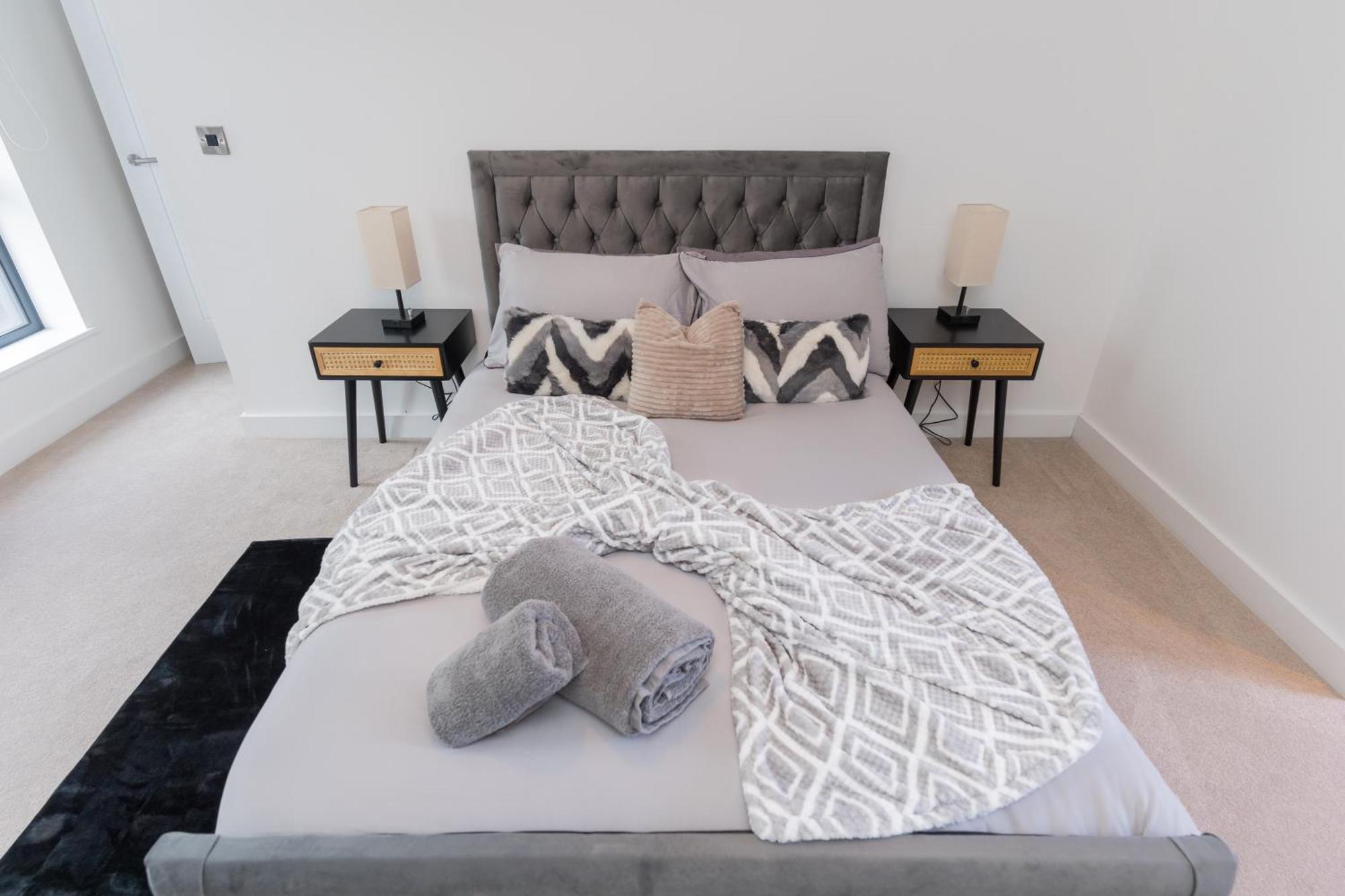 The Broad Oaks Villa Solihull Bagian luar foto
